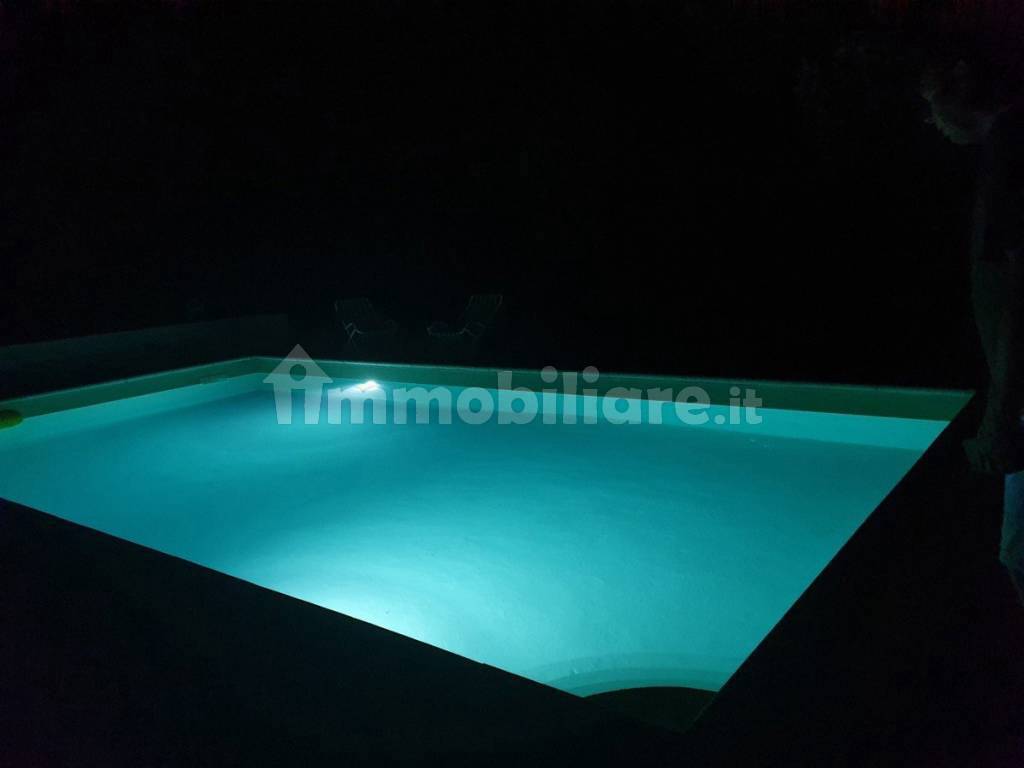 verlicht zwembad.jpg