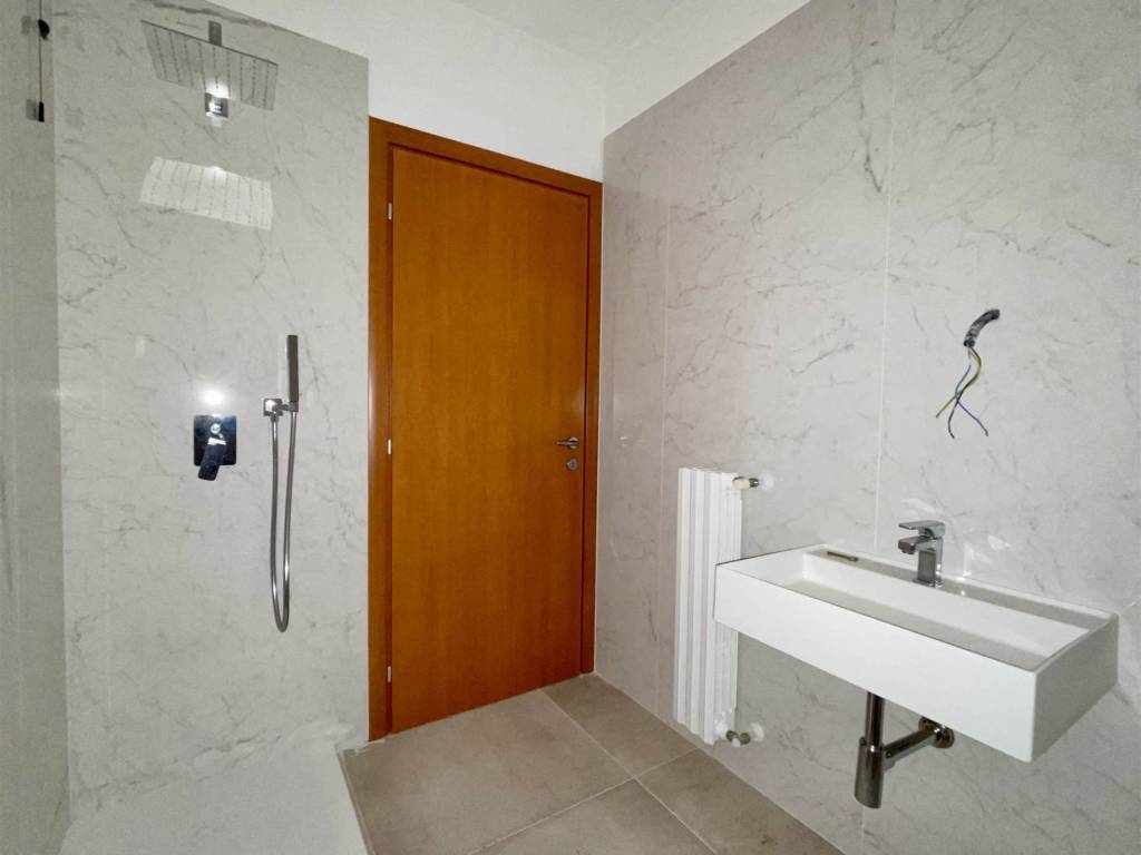 Bagno con doccia