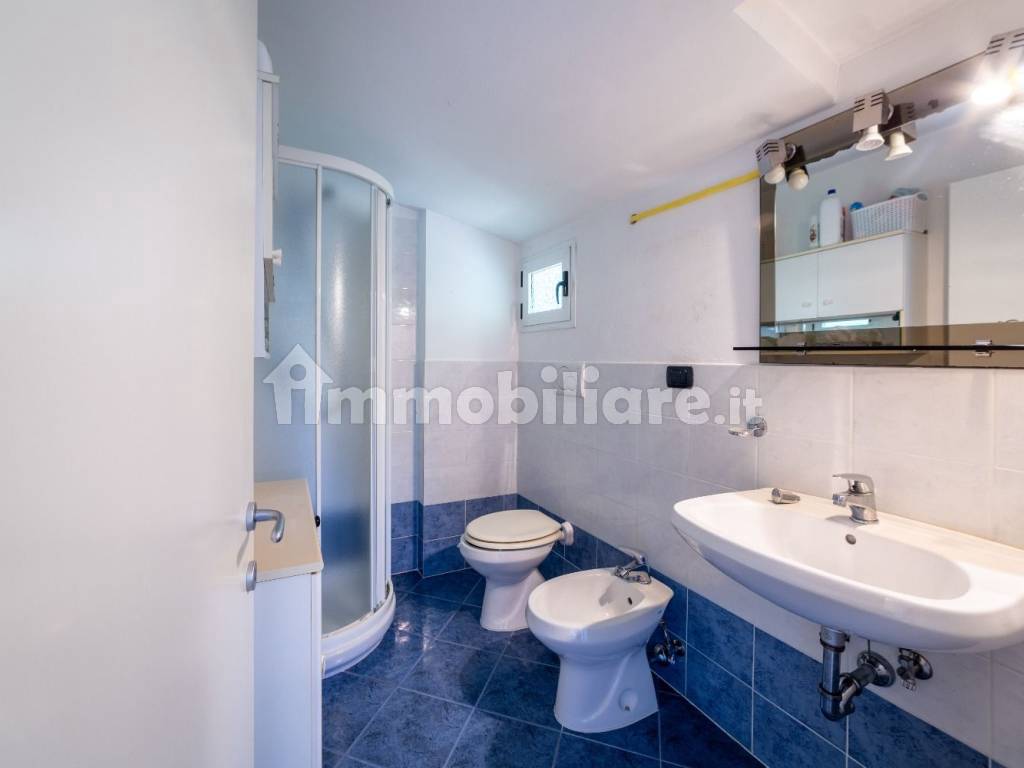 Appartamento in vendita a Troghi - bagno