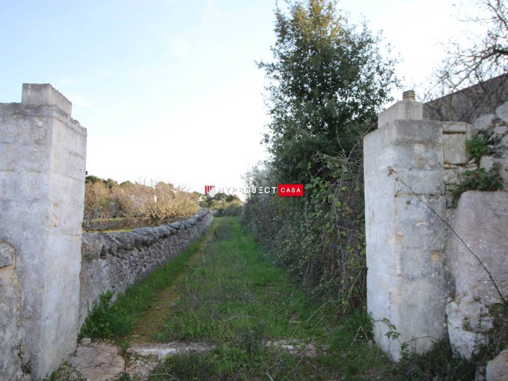 Vendesi terreno edificabile a 2 km da Martina