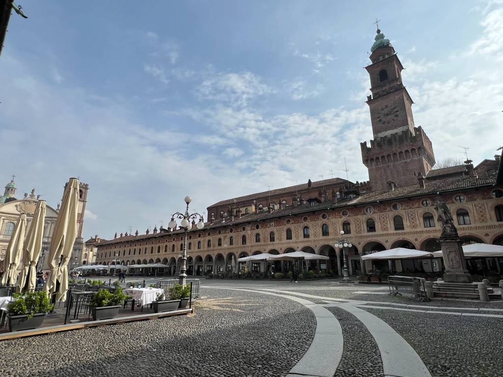 Appartamento via giorgio silva 37, centro, vigevano