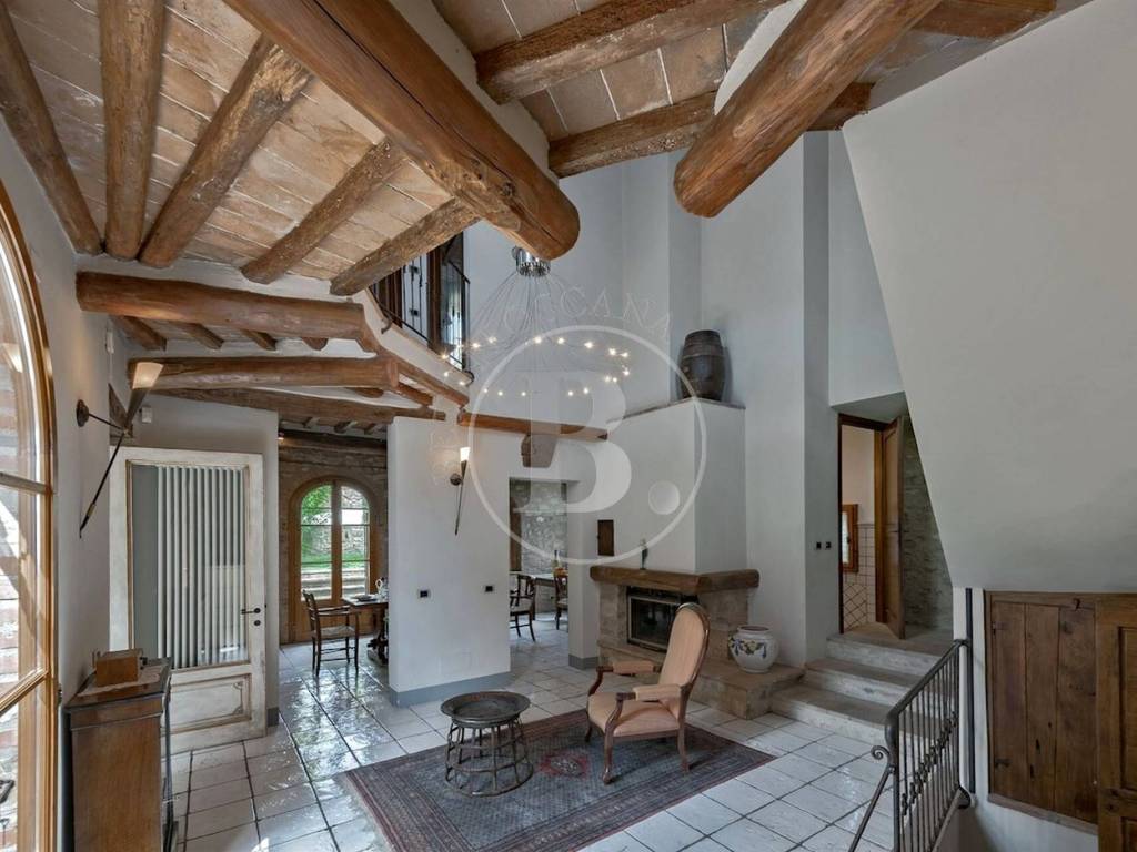 RESTORED FARMHOUSE - Castellina in Chianti (Si)