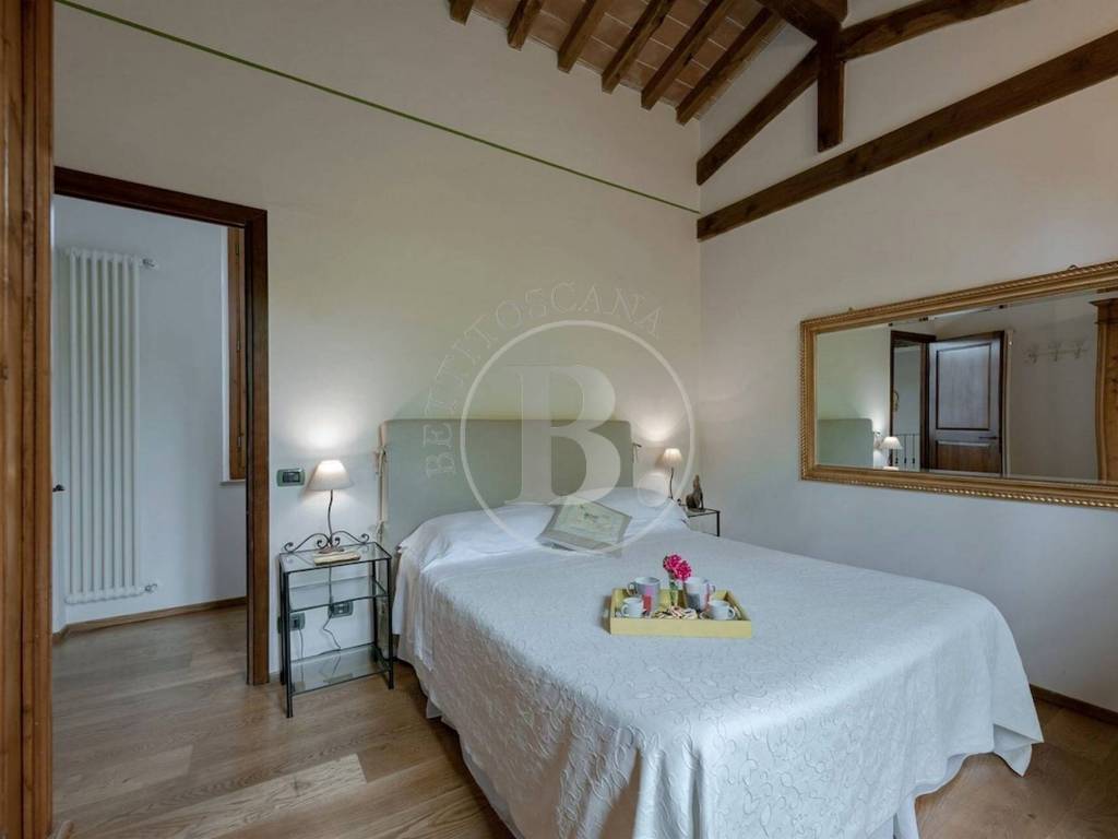 RESTORED FARMHOUSE - Castellina in Chianti (Si)