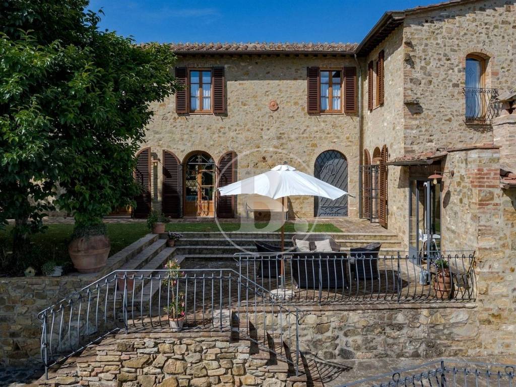 RESTORED FARMHOUSE - Castellina in Chianti (Si)