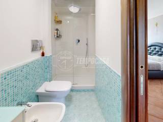 Via-dei-Gelsomini-9-Bathroom 1