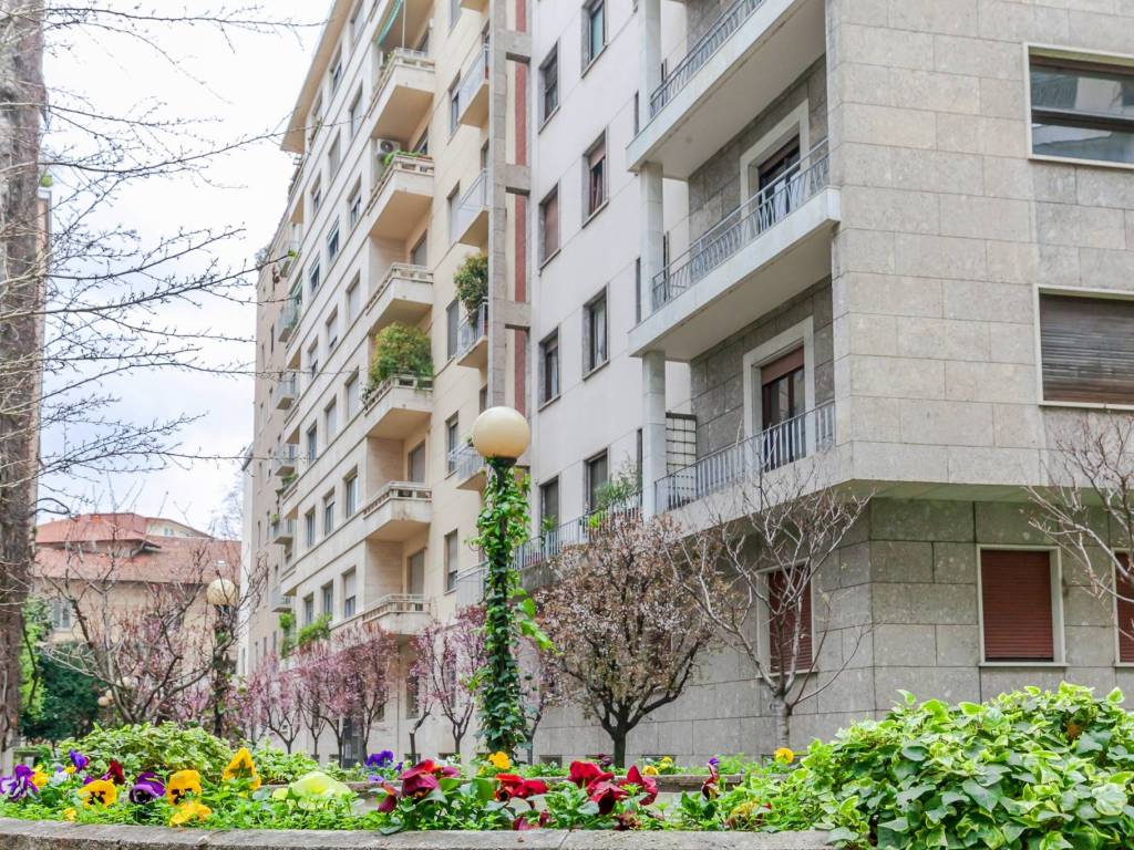 Vendita Appartamento Milano. Quadrilocale in via della Guastalla. Da  ristrutturare, primo piano, con balcone, riscaldamento centralizzato, rif.  110255441