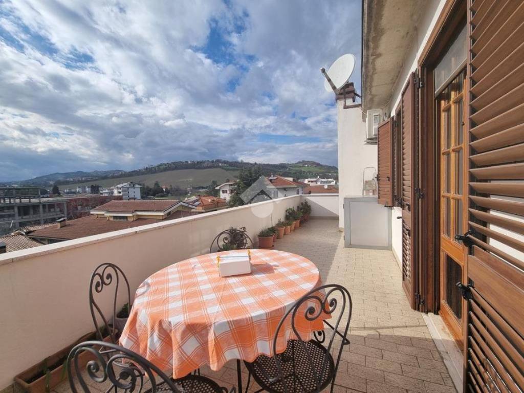 Trilocale via napoleone buonaparte 1, castelnuovo vomano, castellalto
