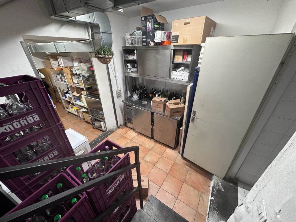 Locale commerciale borgo san frediano, san frediano, firenze