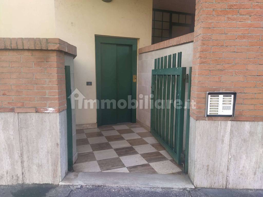 ingresso condominiale