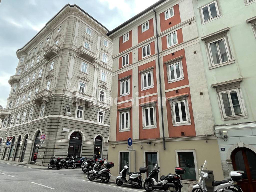 Commercial property via Milano 35, Trieste, Ref. 110263813 Immobiliare.it
