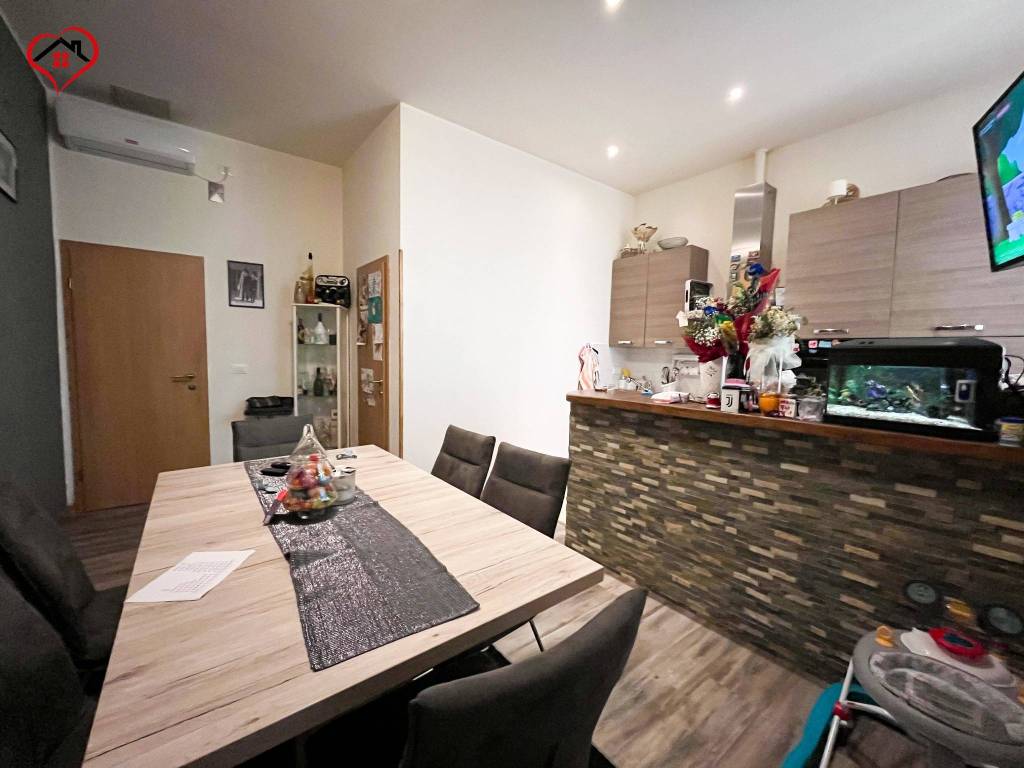 Vendita Appartamento Trieste. Trilocale in via Sant'Apollinare 4