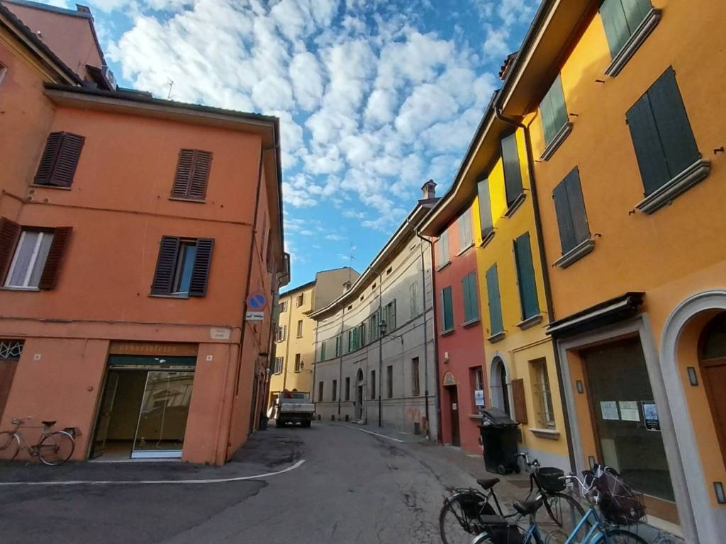 Locale commerciale piazza camillo benso di cavour, centro, san giovanni in persiceto