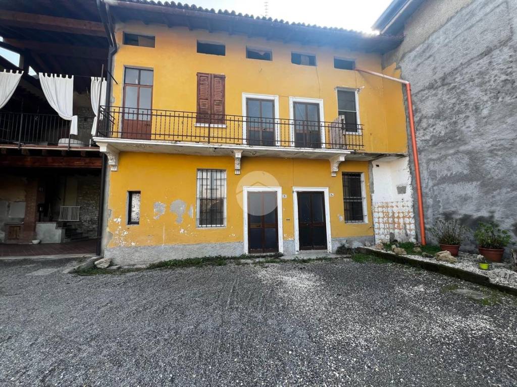 Casa colonica via Prato 21, Centro, Ome