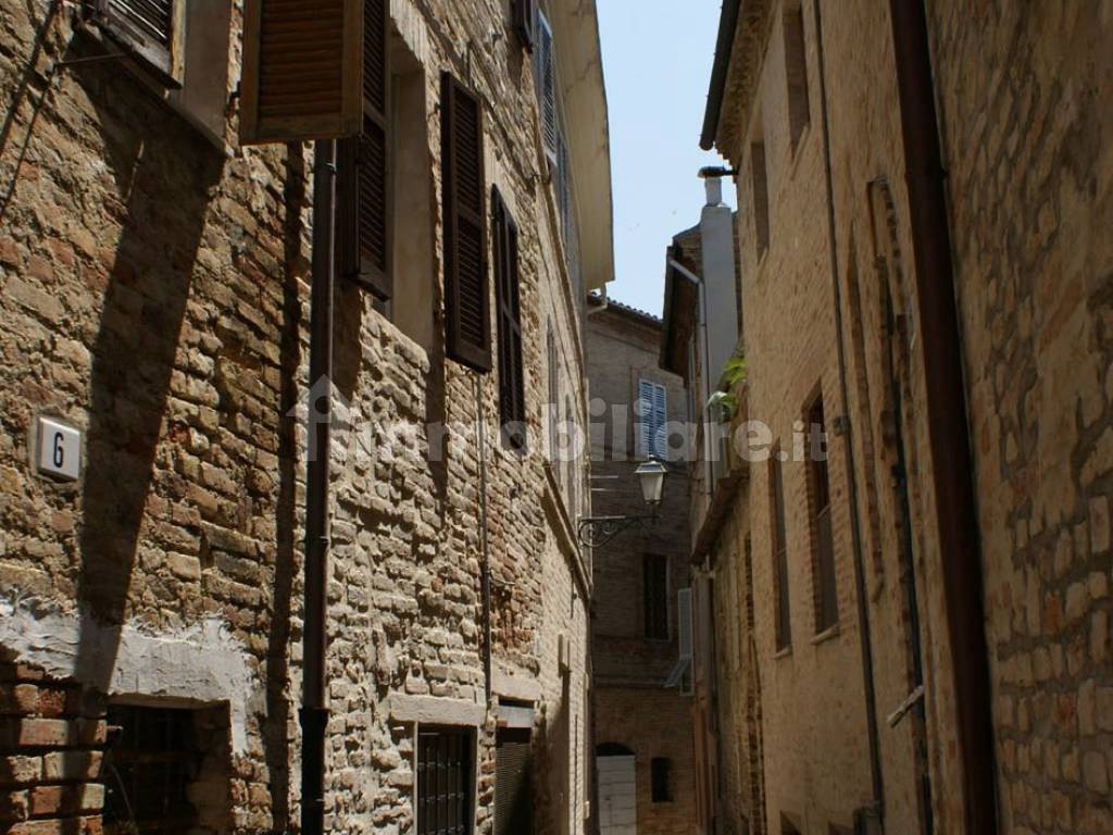 05 OFFIDA CENTRO STORICO CASA CIELO TERRA INDIPEND