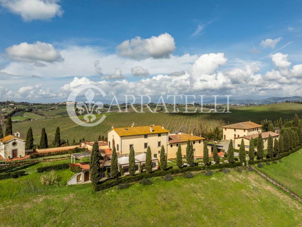 Villa in borgo medievale con terreno a Vinci