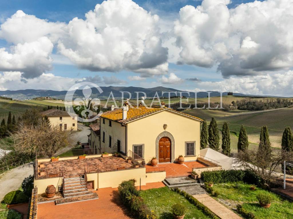 Villa in borgo medievale con terreno a Vinci