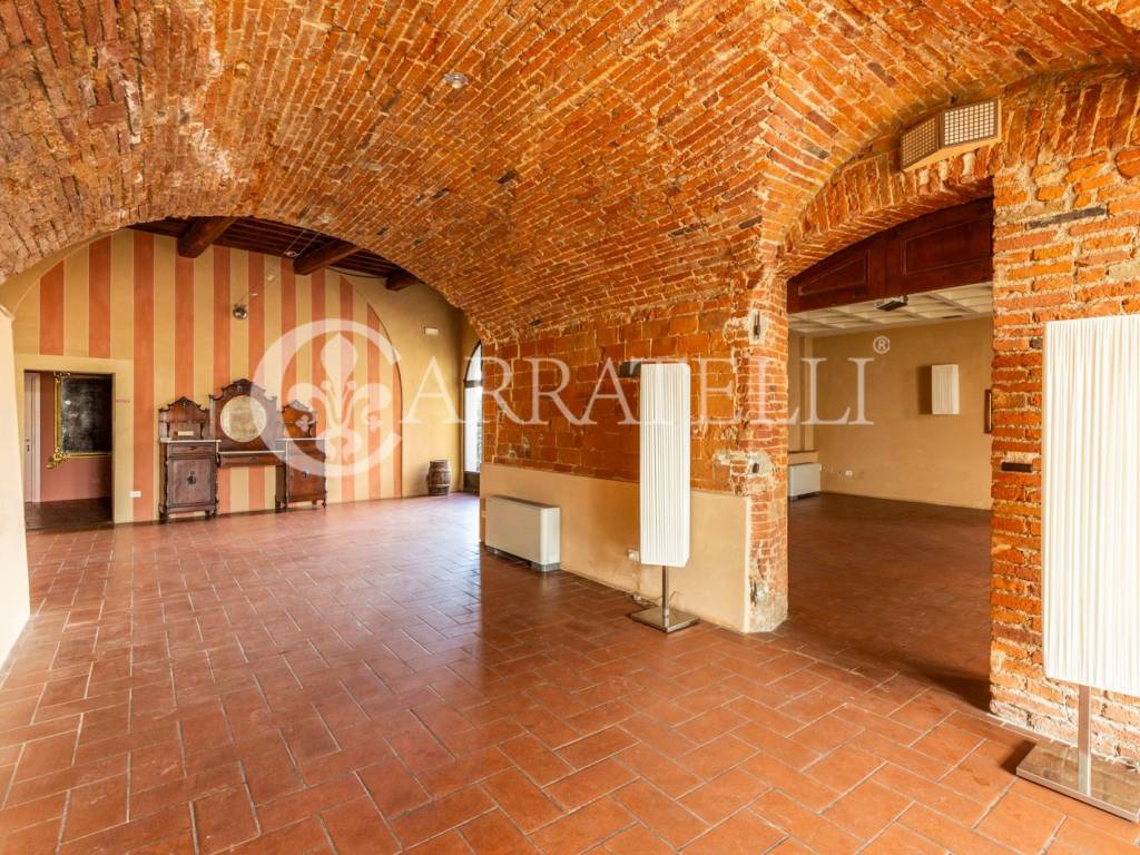 Villa in borgo medievale con terreno a Vinci