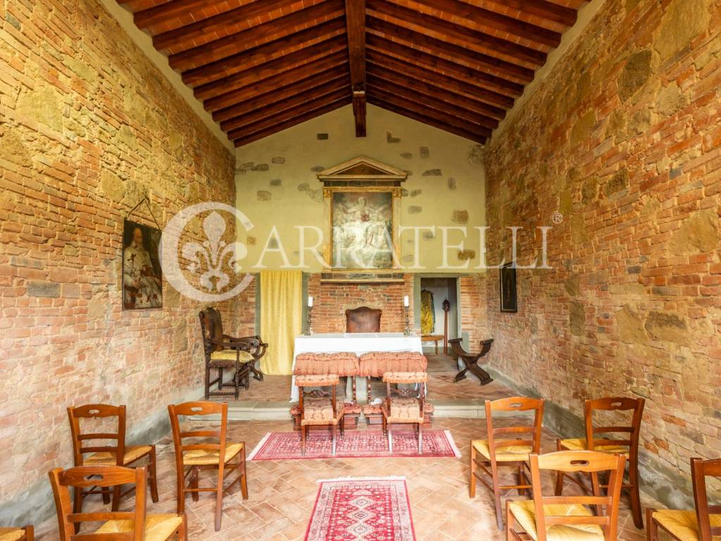 Villa in borgo medievale con terreno a Vinci