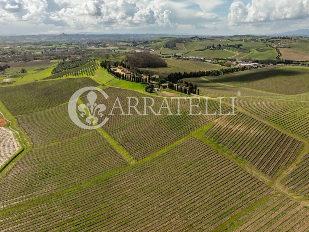 Villa in borgo medievale con terreno a Vinci