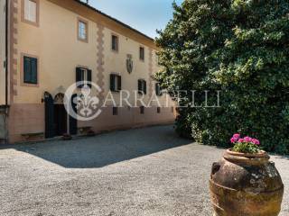 Meravigliosa villa storica con parco in Valdera