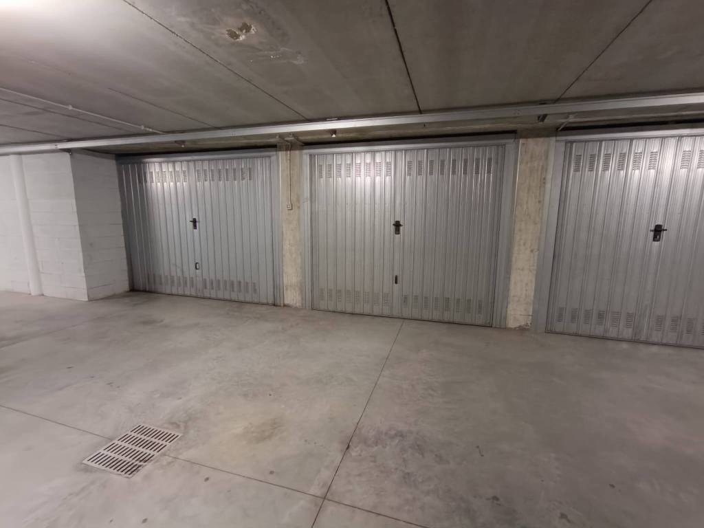Garage - box via francesco crispi, corso langhe, moretta, corso cortemilia, alba