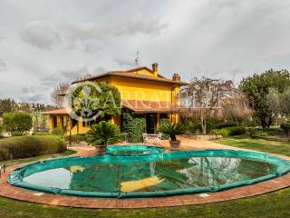 Bellissima villa con piscina nel cuore del Chianti