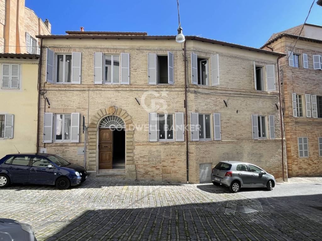 Palazzo - edificio via della sapienza 16, centro, fermo