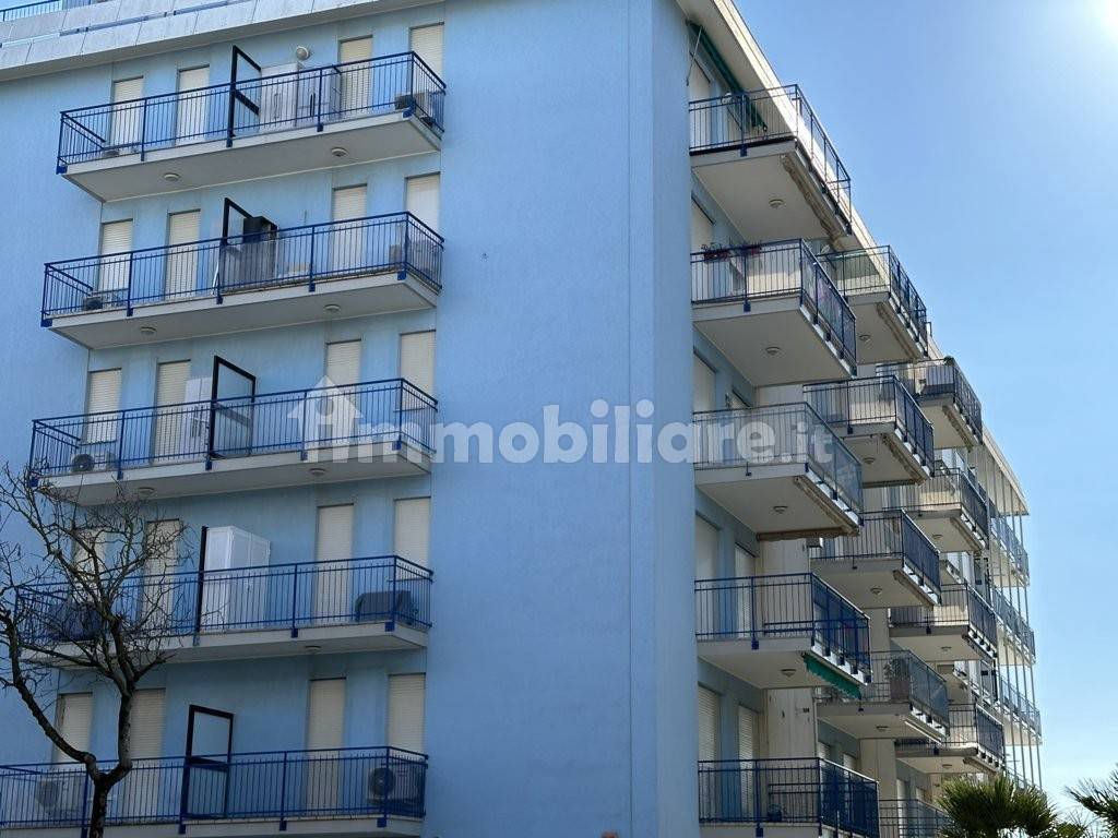 Sale Apartment Jesolo. 3room flat in via Padova. Good condition