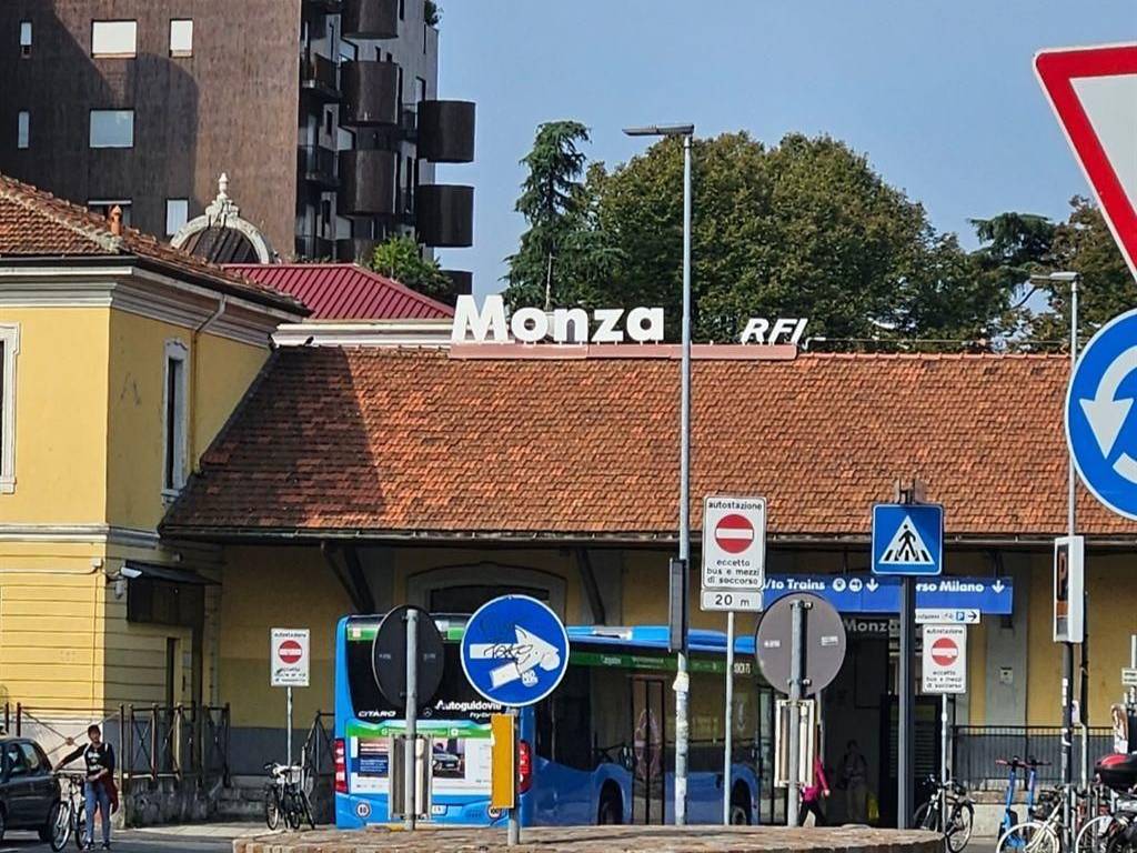 Stazione treni e bus a 13 min a piedii