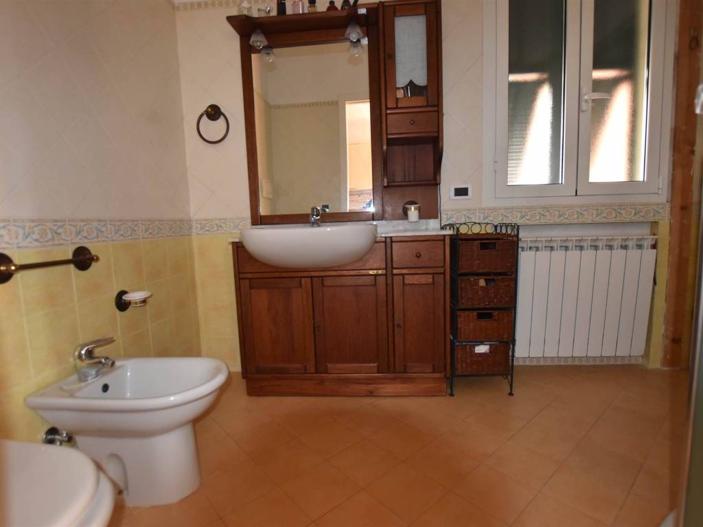 secondo bagno al piano primo