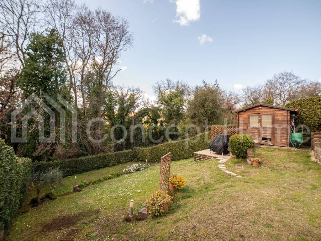 VILLA CON GIARDINO DI 500 MQ COMPLETAMENTE RISTRUT