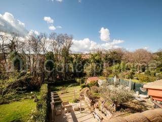 VILLA CON GIARDINO DI 500 MQ COMPLETAMENTE RISTRUT