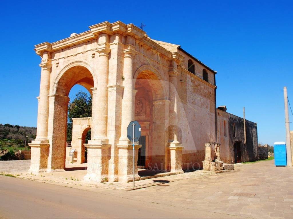 casale adiacente santuario