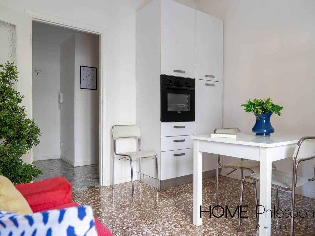 Zona living con cucina a vista