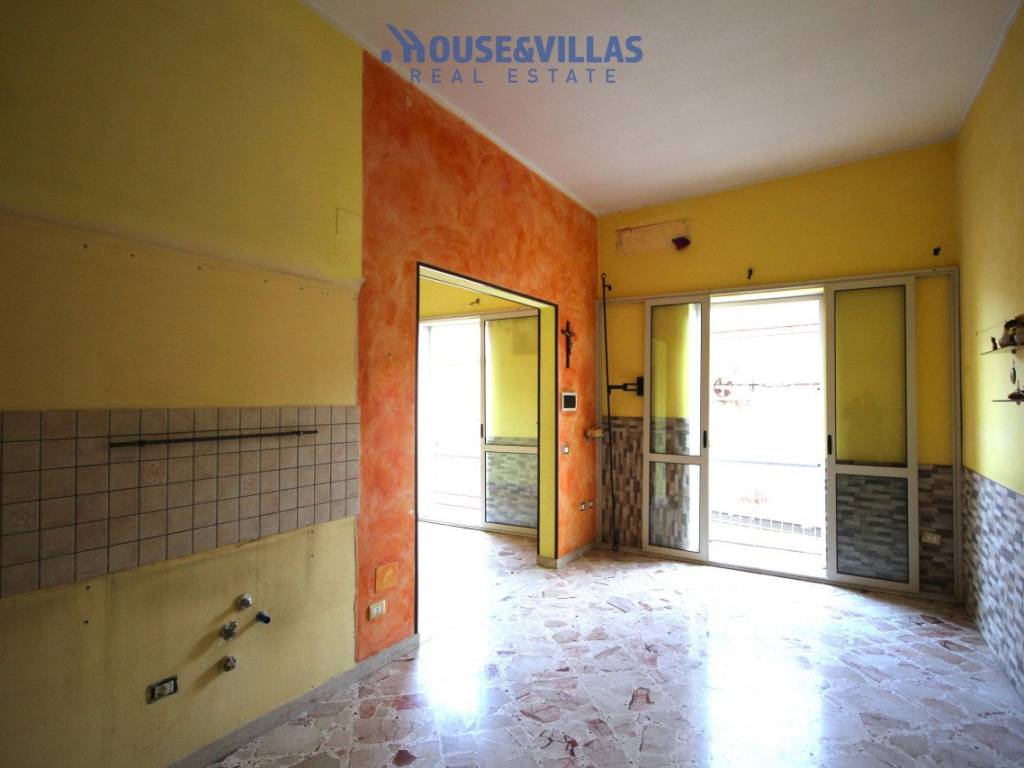 casa con terrazzo in centro ad avola  18