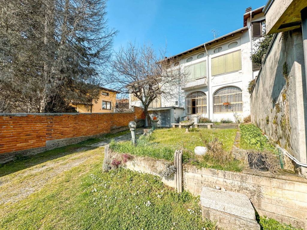 Villa a schiera valbusaga 32, centro, borgosesia