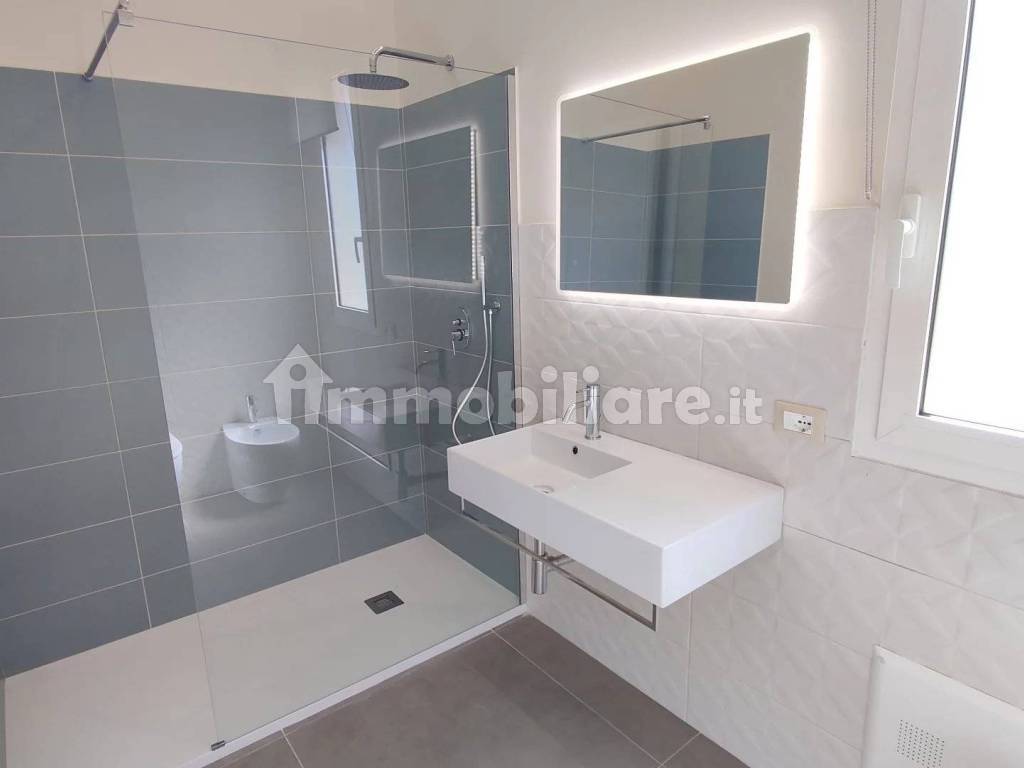 bagno ensuite 1 piano