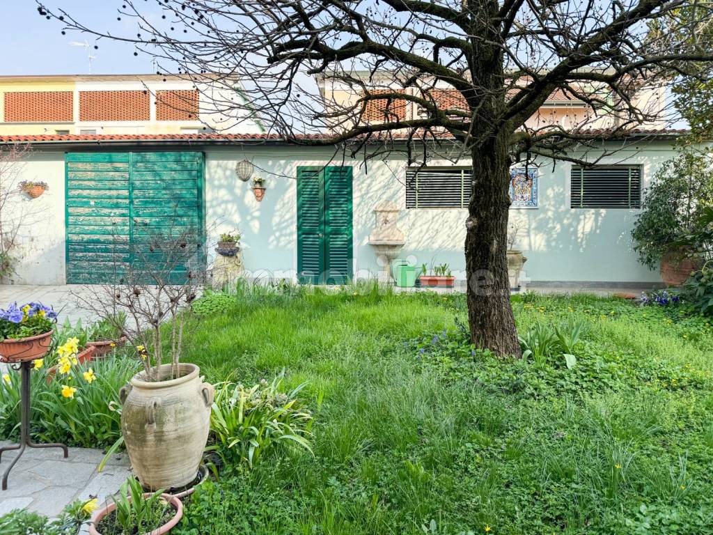 giardino e garage