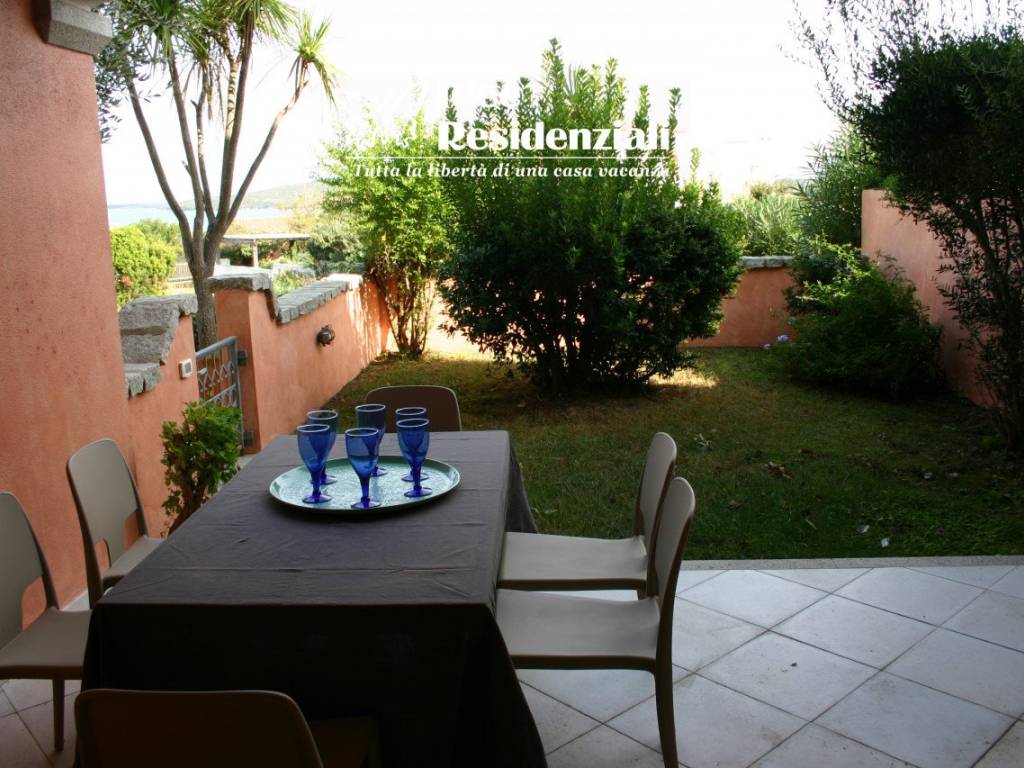 4 veranda e giardino fronte mare app 4