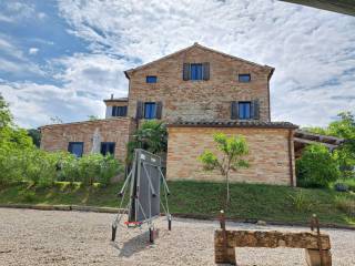 Agriturismo with glamping and pool
