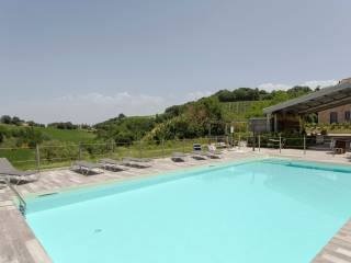 Agriturismo with glamping and pool