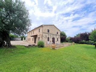 Country house in Tolentino