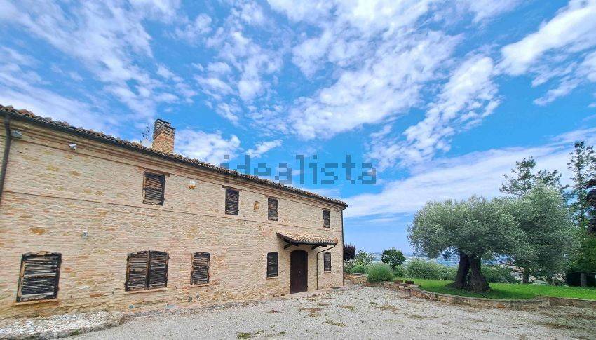 Country house in Tolentino