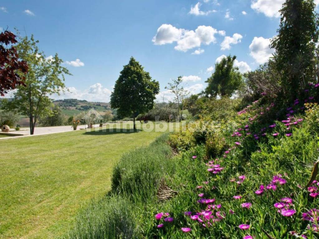 farmhouse in le marche