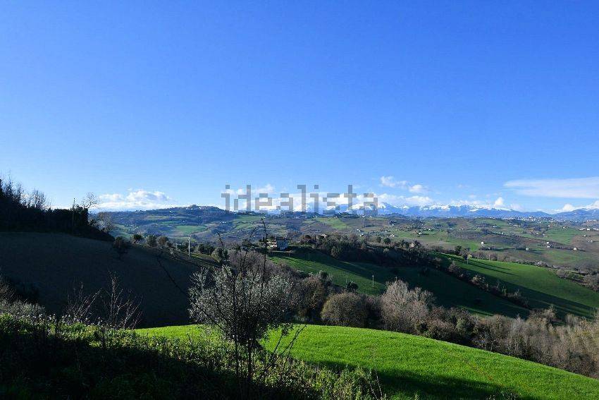 Country house with Mountains view