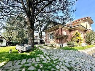 Foto - Vendita villa con giardino, Cantù, Lago di Como