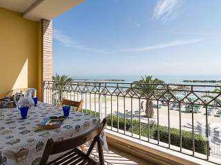 loggia con vista  sulla spiaggia