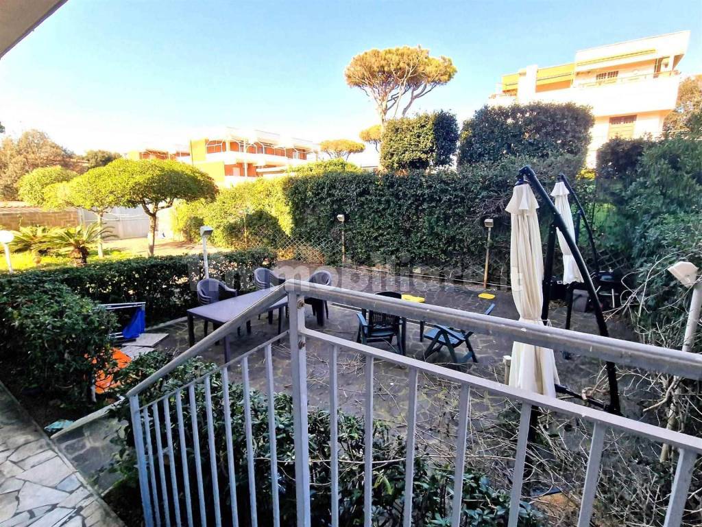 Foto appartamento con giardino lavinio