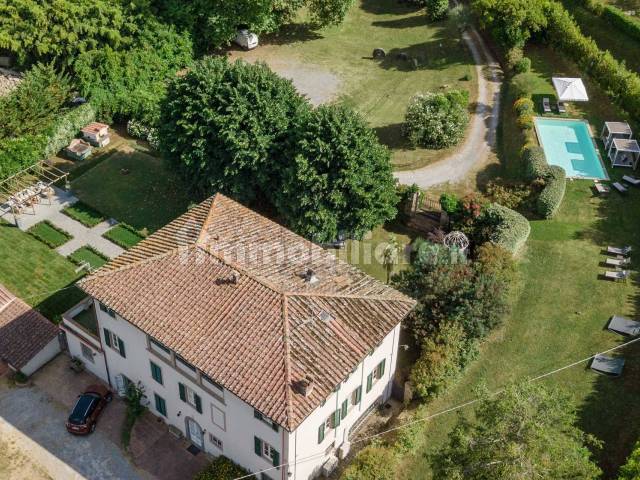 villa antica ristrutturata vendesi piscina vicinan