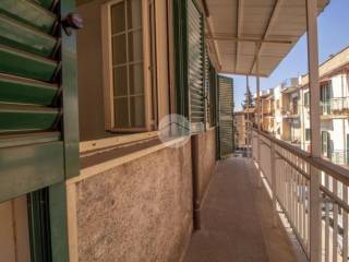 balcone su Via Indipendenza